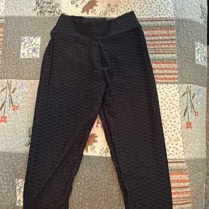 Black Yoga Capris Size S